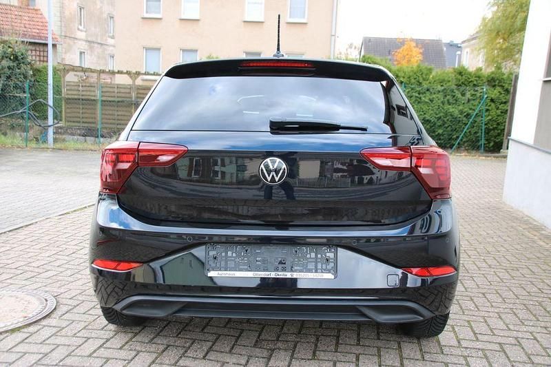 Gebraucht VW Polo Life 95 PS (69 kW) 2022 Schwarz Kleinwagen