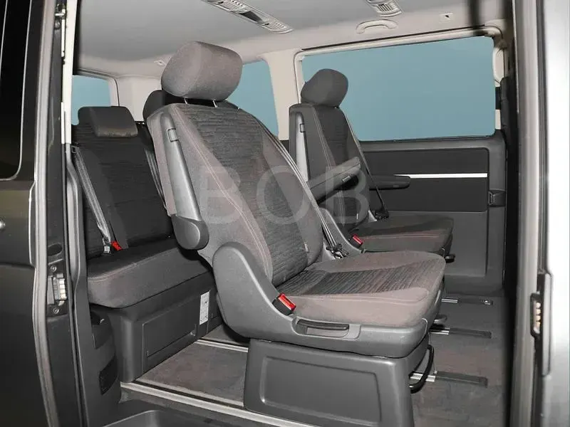 Używany VW Multivan 204 KM (150 kW) 2021 Szary Minivan