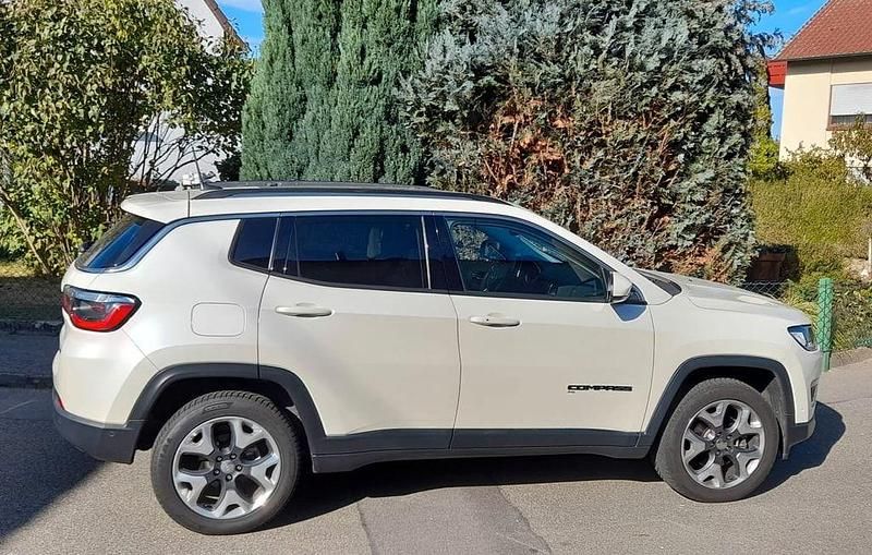 Weiß Gebraucht 2020 Jeep Compass Limited SUV | 22.000 € (Fairer Preis) - Bild 1/4