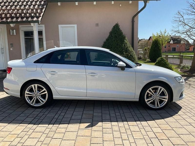 Gebraucht Audi A3 150 PS (110 kW) 2017 Weiß Limousine