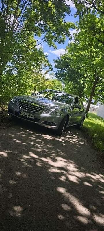 Gebraucht 2010 Mercedes E200 Limousine | 7.800 € (Guter Preis) - Bild 1/4