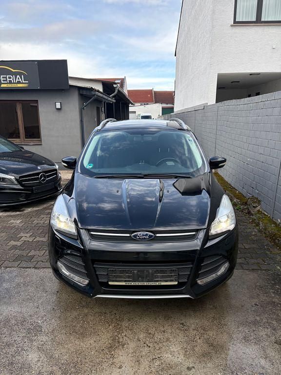 Gebraucht Ford Kuga 140 PS (102 kW) 2014 Schwarz SUV