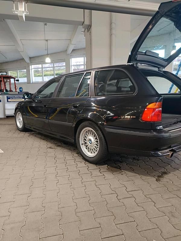 Gebraucht BMW 540 286 PS (210 kW) 1998 Schwarz Limousine