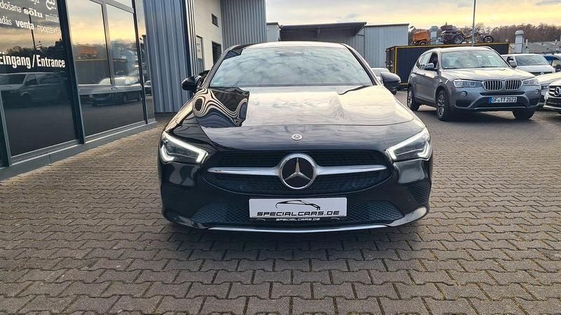 Gebraucht Mercedes CLA220 190 PS (139 kW) 2022 Schwarz Limousine