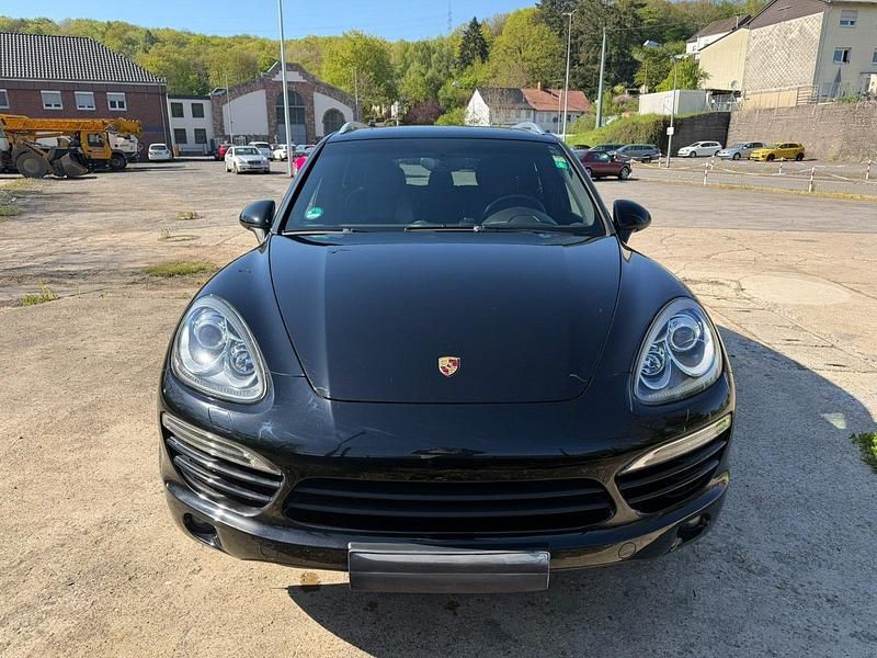 Second-hand Porsche Cayenne 245 CP (180 kW) 2012 Negru SUV