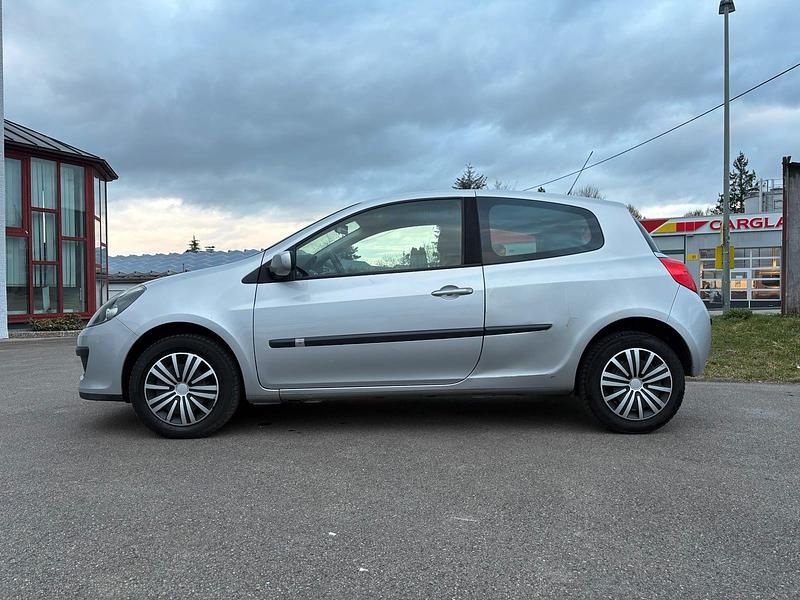 Gebraucht Renault Clio III 112 PS (82 kW) 2006 Grau Limousine