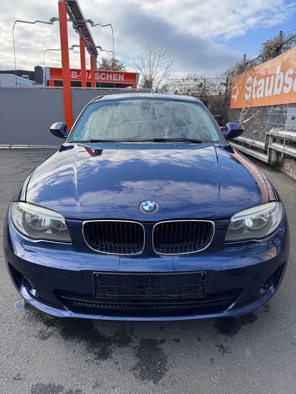 Blau Gebraucht 2012 BMW 120 Sport Line Kleinwagen | 5.990 € (Guter Preis) - Bild 1/4