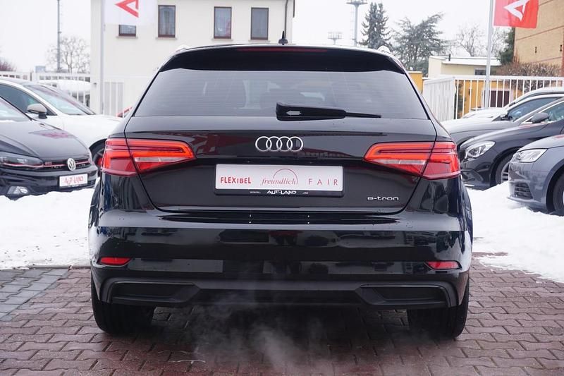 Gebraucht Audi A3 Sportback e-tron Sport 204 PS (150 kW) 2020 Schwarz Kleinwagen