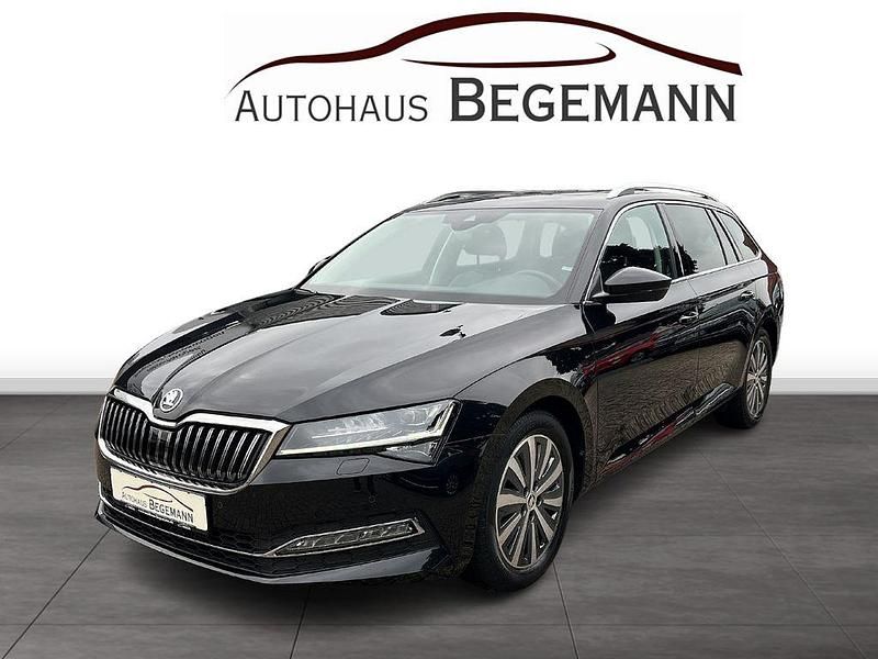 Cerna magic/black magic Gebraucht 2022 Skoda Superb Kombi | 27.950 € (Fairer Preis) - Bild 1/4