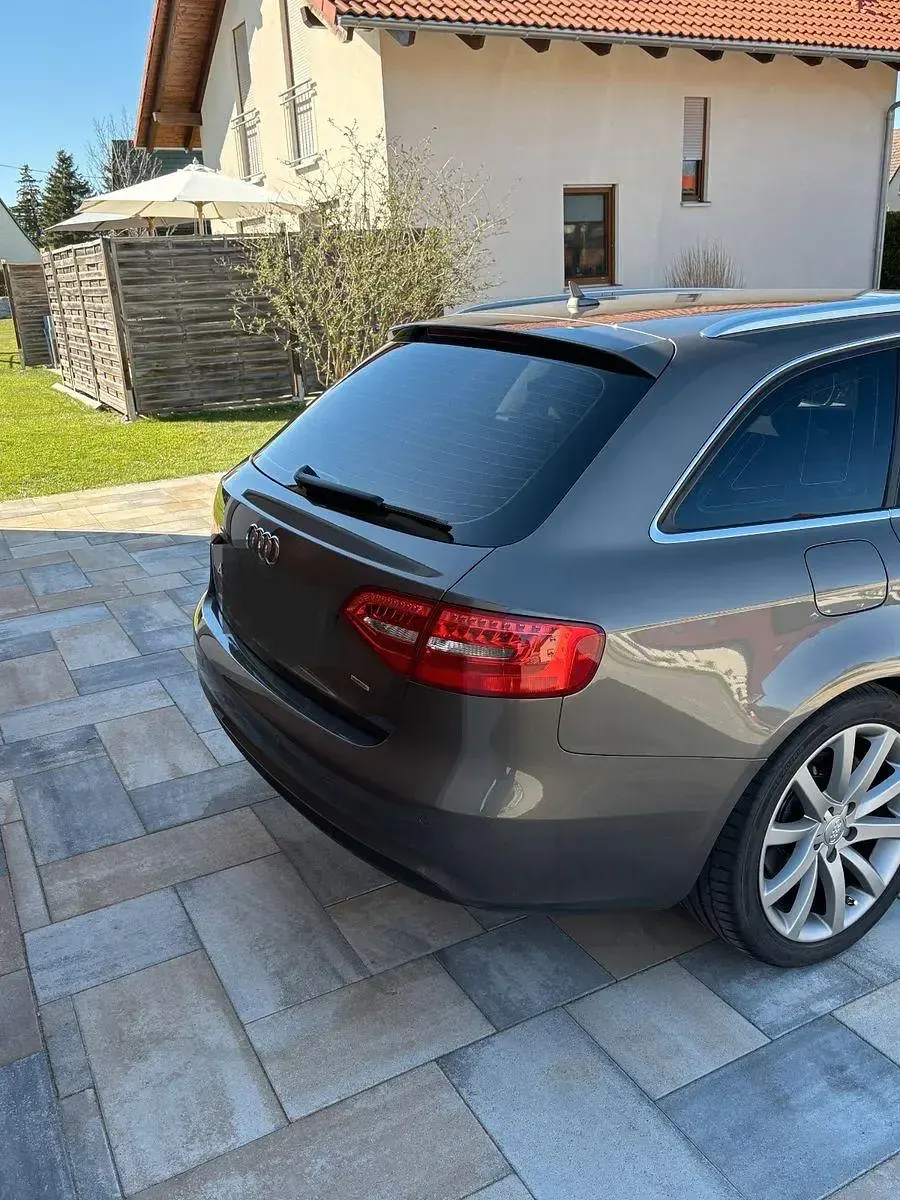 Gebraucht Audi A4 Ambiente 177 PS (130 kW) 2014 Grau Kombi