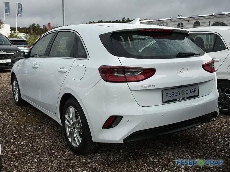 Gebraucht Kia Ceed Vision 140 PS (102 kW) 2025 Weiß Kleinwagen