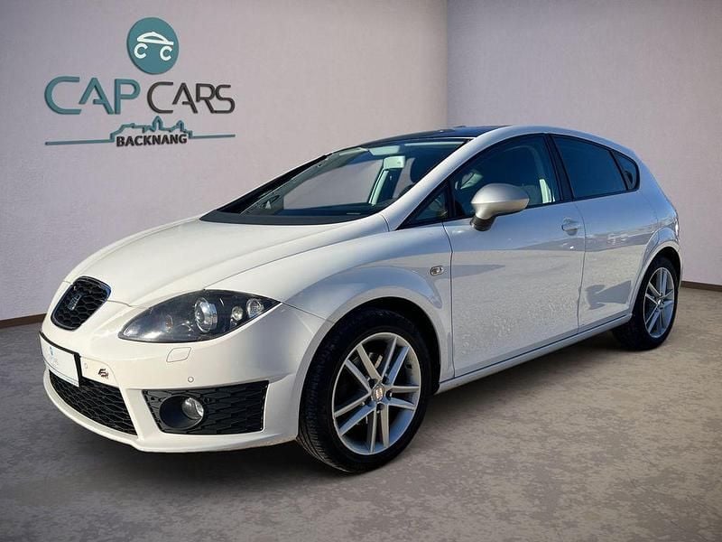 Weiß Gebraucht 2012 Seat Leon FR Limousine | 6.400 € (Superpreis) - Bild 1/4