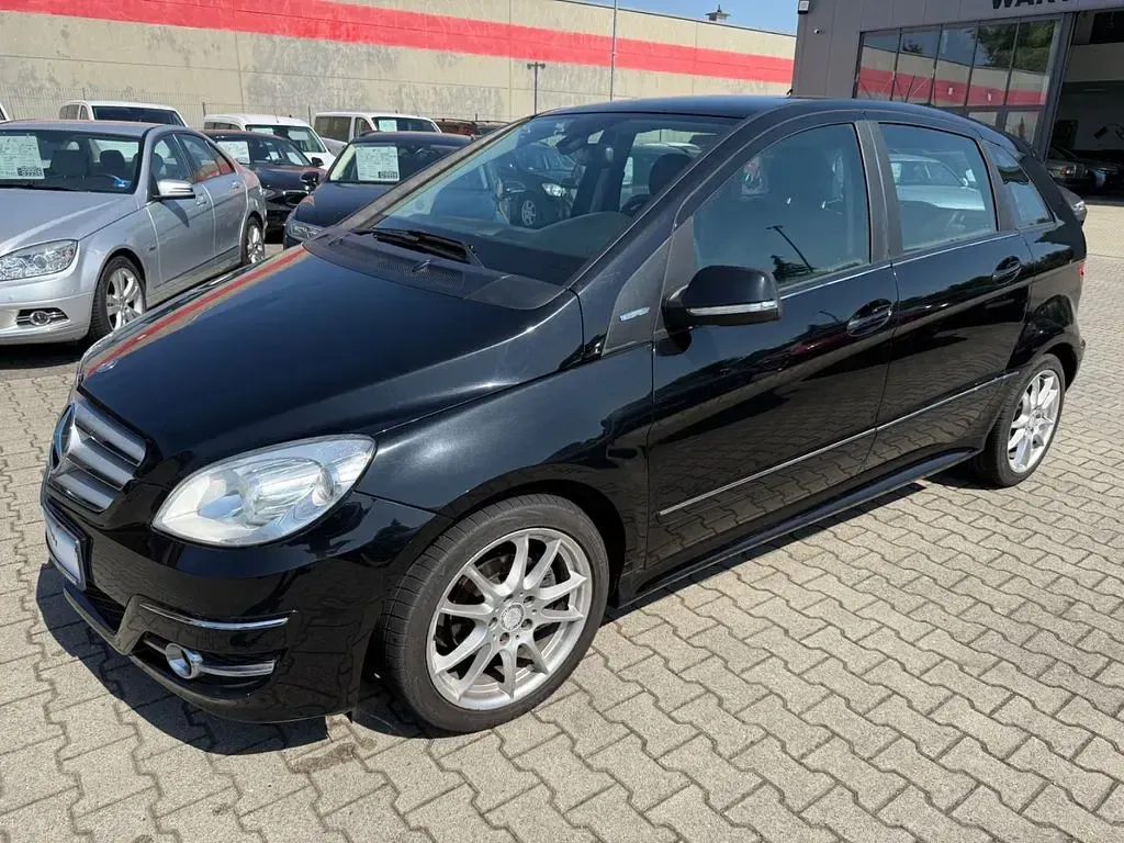 Gebraucht Mercedes B180 116 PS (85 kW) 2010 Schwarz Van / Kleinbus