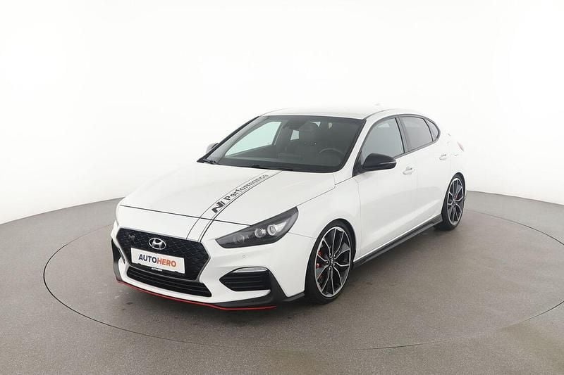 Weiß Gebraucht 2020 Hyundai i30 N Performance Limousine | 21.830 € (Guter Preis) - Bild 1/3