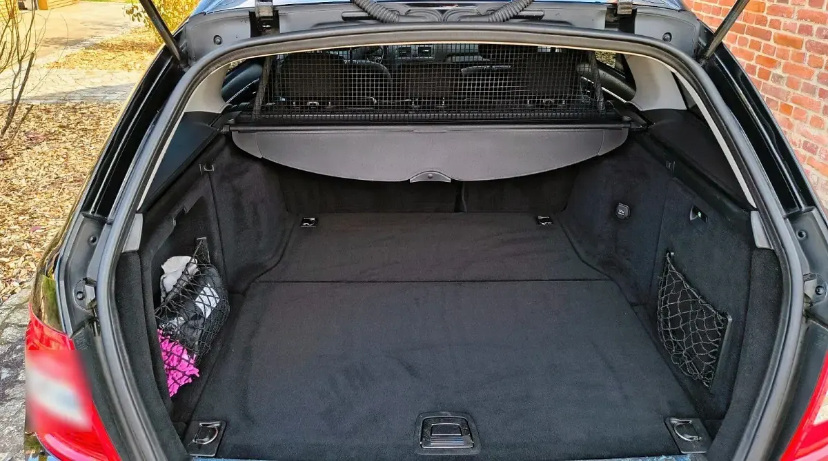 Gebraucht Mercedes 220 170 PS (125 kW) 2010 Schwarz Limousine