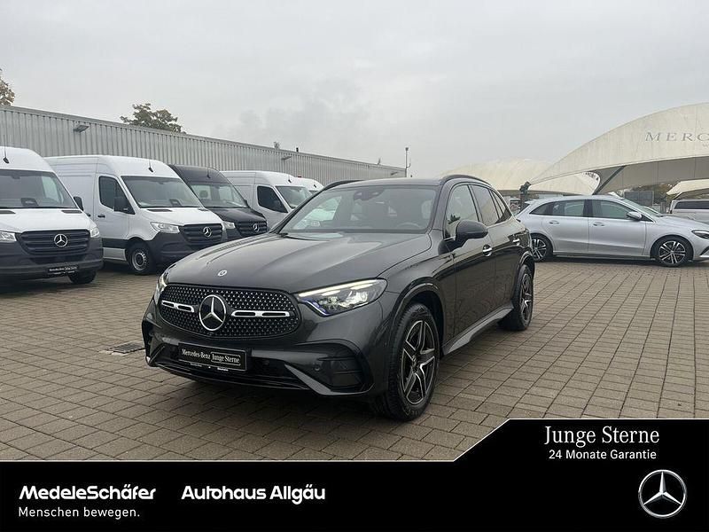 Lack graphitgrau Gebraucht 2023 Mercedes GLC300e AMG SUV | 56.850 € (Fairer Preis) - Bild 1/4