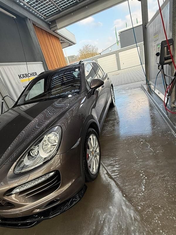 Gebraucht Porsche Cayenne Turbo 500 PS (367 kW) 2011 Braun SUV
