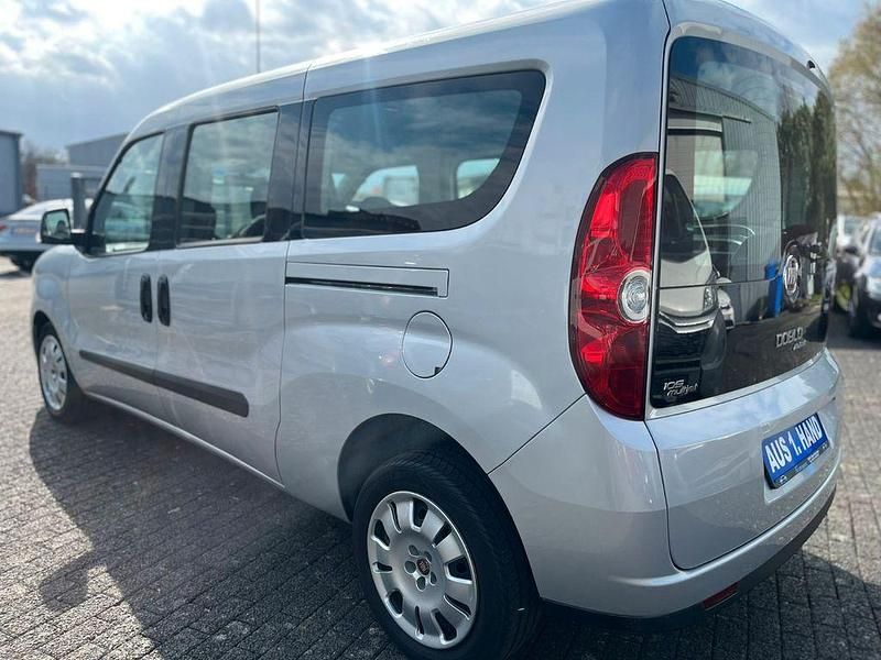 Gebraucht Fiat Doblò 105 PS (77 kW) 2014 Silber Van / Kleinbus