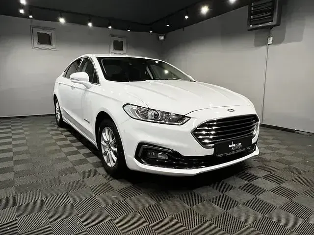 Gebraucht Ford Mondeo Titanium 188 PS (138 kW) 2019 Weiß Limousine