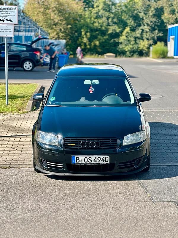 Schwarz Gebraucht 2004 Audi A3 Limousine | 2.000 € (Fairer Preis) - Bild 1/4