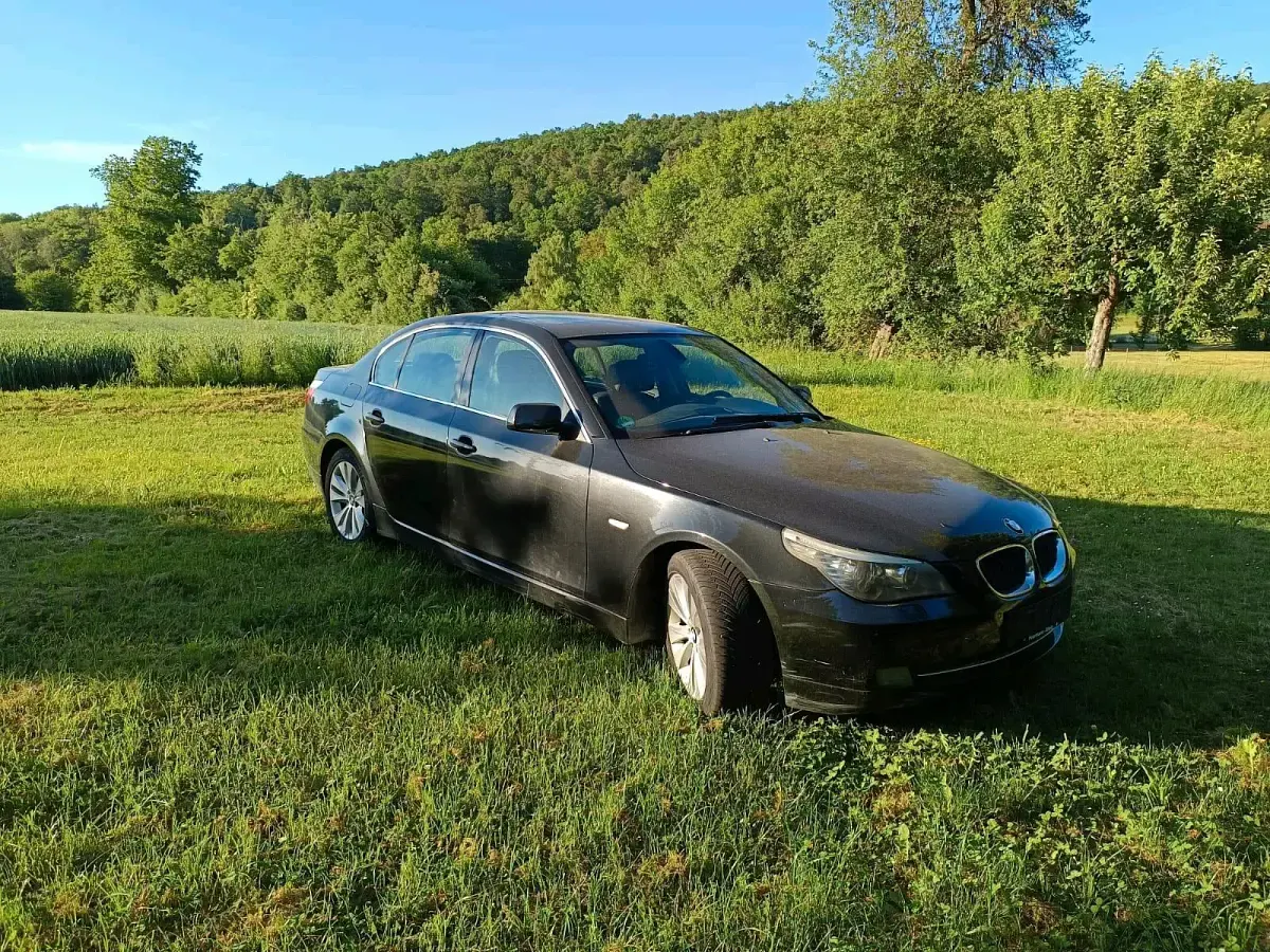 Gebraucht BMW 520 177 PS (130 kW) 2007 Schwarz Limousine