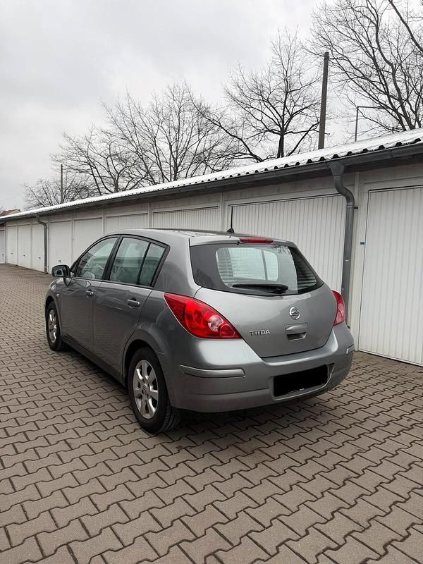 Gebraucht Nissan Tiida 2008 Grau Limousine