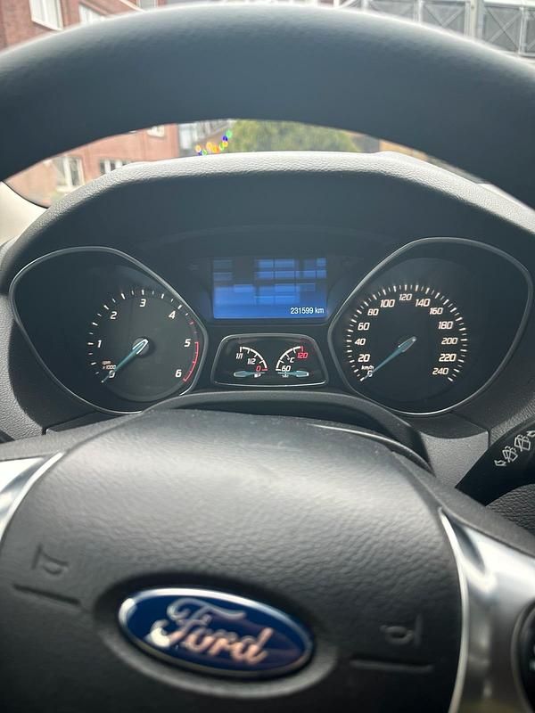 Gebraucht Ford Focus 115 PS (84 kW) 2013 Blau Kombi