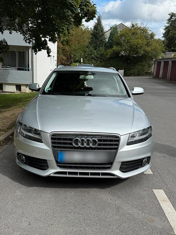 Silber Gebraucht 2009 Audi A4 Kombi | 6.499 € (Fairer Preis) - Bild 1/4