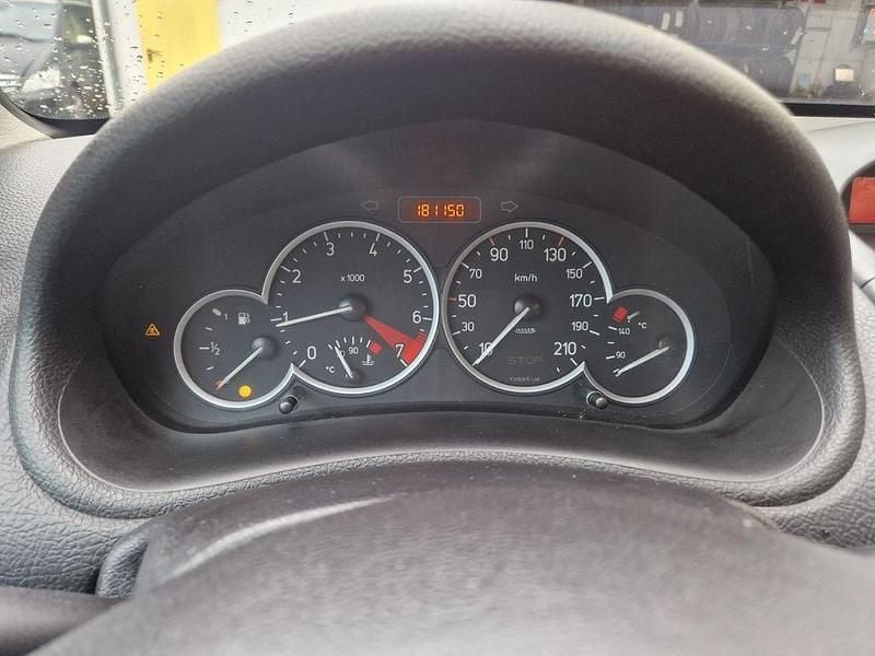 Gebraucht Peugeot 206 CC Platinum 136 PS (100 kW) 2003 Silber Cabrio