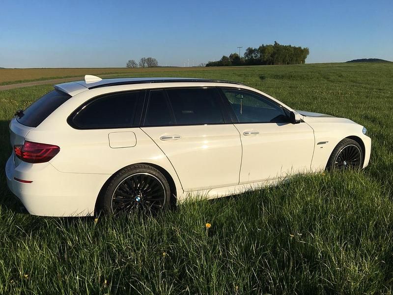 Weiß Gebraucht 2014 BMW 535 Performance Kombi | 20.699 € (Fairer Preis) - Bild 1/4