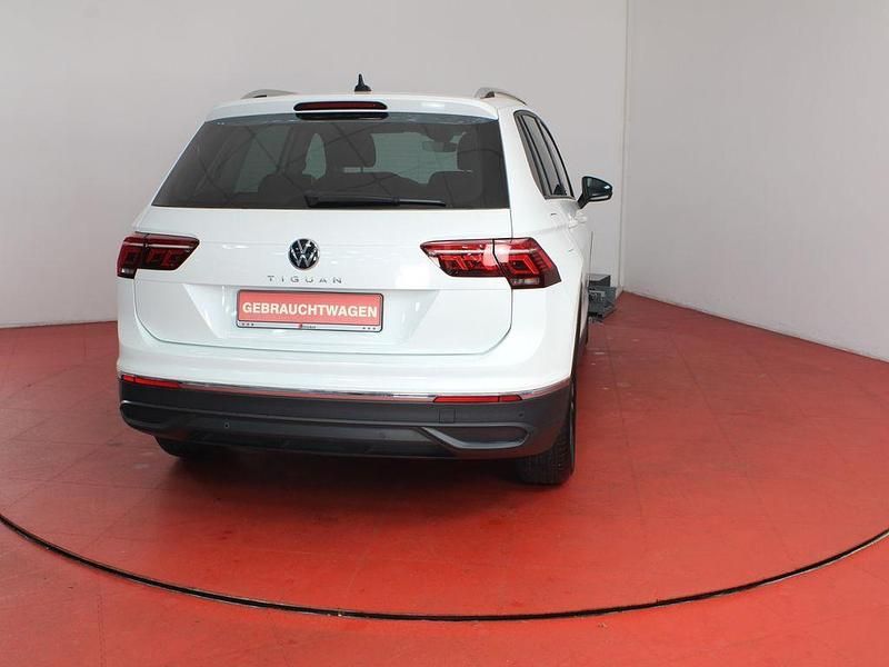 Gebraucht VW Tiguan Active 150 PS (110 kW) 2022 Weiß SUV