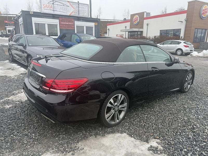 Gebraucht Mercedes E220 AMG line 170 PS (125 kW) 2016 Schwarz Cabrio