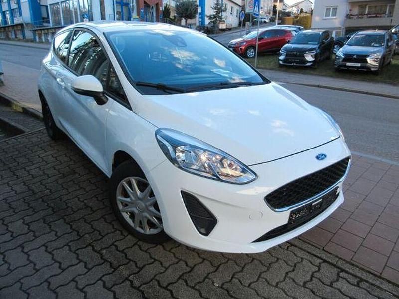 Weiß Gebraucht 2018 Ford Fiesta Trend Kleinwagen | 8.680 € (Fairer Preis) - Bild 1/4