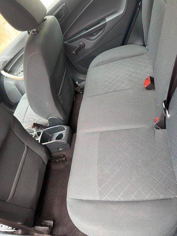 Używany Ford Fiesta 96 KM (70 kW) 2009 Niebieski Hatchback