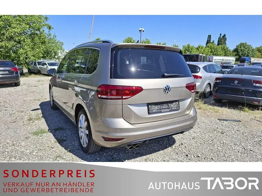 Gebraucht VW Touran Highline 150 PS (110 kW) 2018 Titanium beige Van / Kleinbus