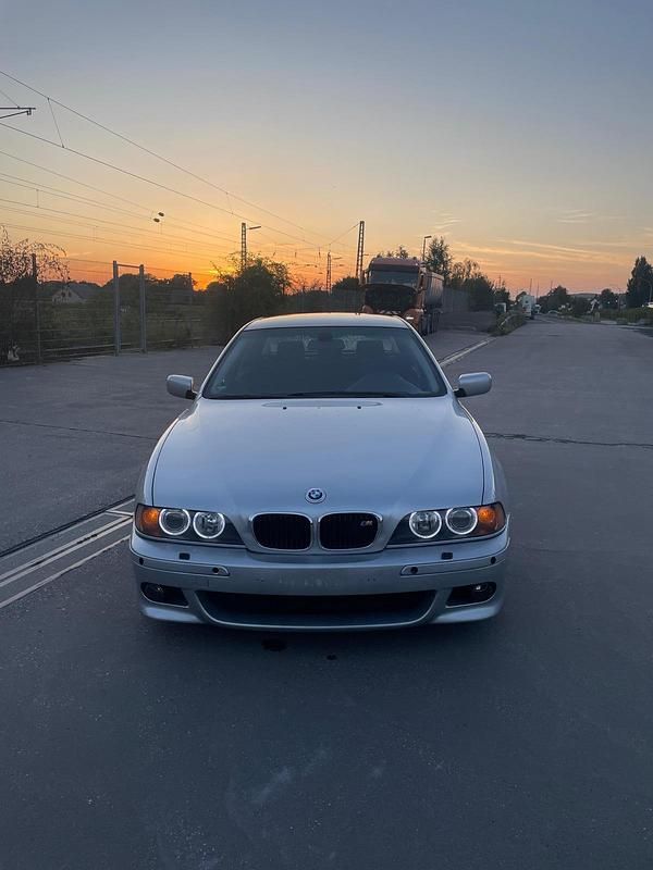 Gebraucht BMW 525 M Sport 163 PS (119 kW) 2002 Silber Limousine