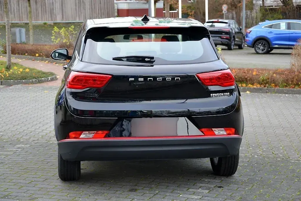 Neu DFSK Fengon 106 PS (77 kW) 2026 Schwarz metallic SUV
