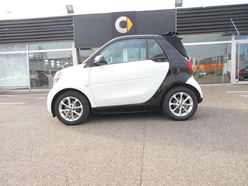 Gebraucht Smart ForTwo Cabrio Passion 71 PS (52 kW) 2019 Weiß Cabrio
