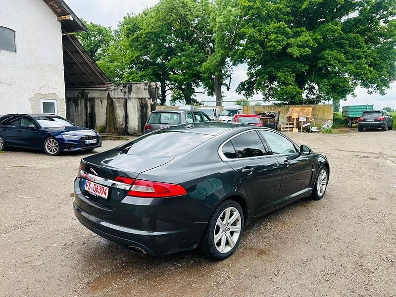 Gebraucht Jaguar XF Luxury 275 PS (202 kW) 2011 Grau Limousine