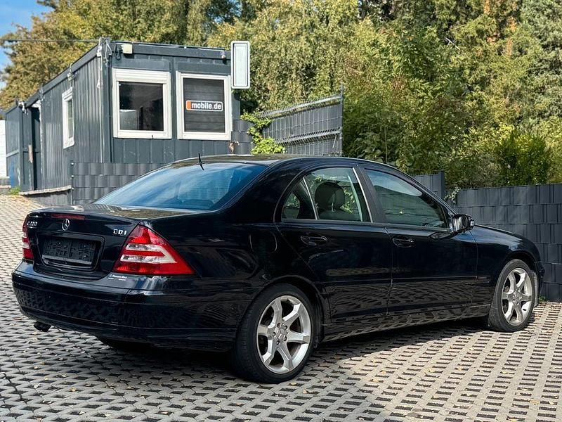 Gebraucht Mercedes C200 122 PS (89 kW) 2006 Schwarz Limousine