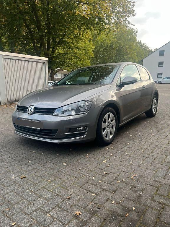 Grau Gebraucht 2013 VW Golf VII Trendline Limousine | 6.200 € (Guter Preis) - Bild 1/4