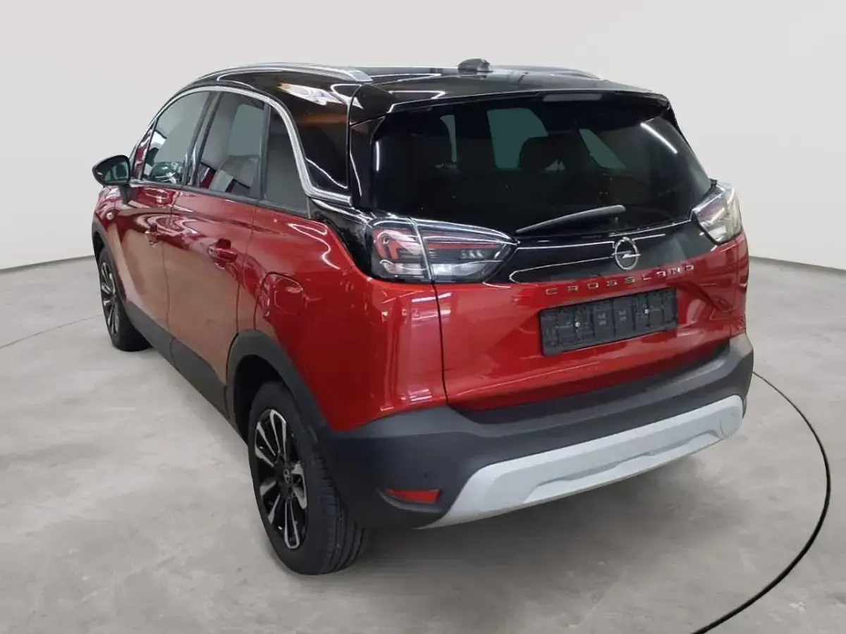Gebraucht Opel Crossland Elegance 130 PS (95 kW) 2022 Chilli rot met./dach diamant schwarz met. SUV