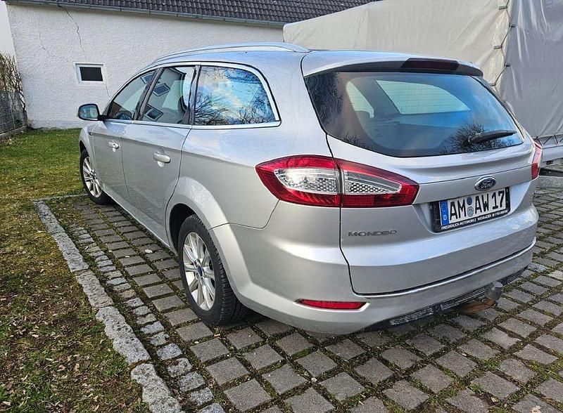 Gebraucht Ford Mondeo Titanium 160 PS (117 kW) 2012 Silber Limousine