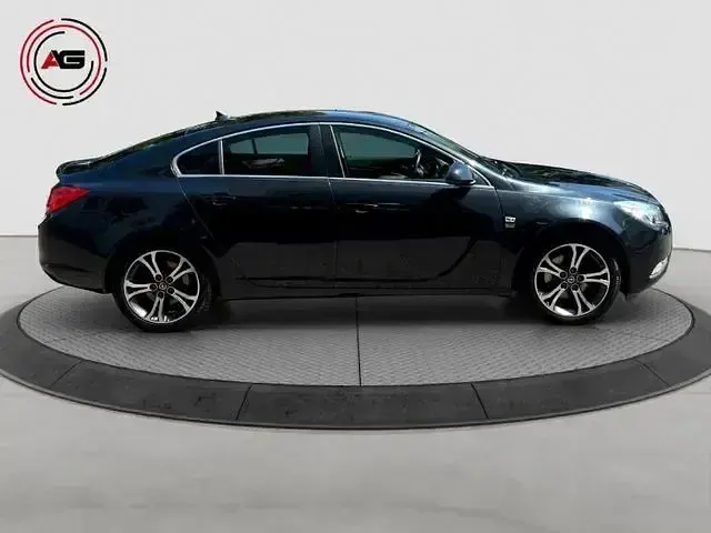 Gebraucht Opel Insignia 194 PS (142 kW) 2012 Schwarz Limousine
