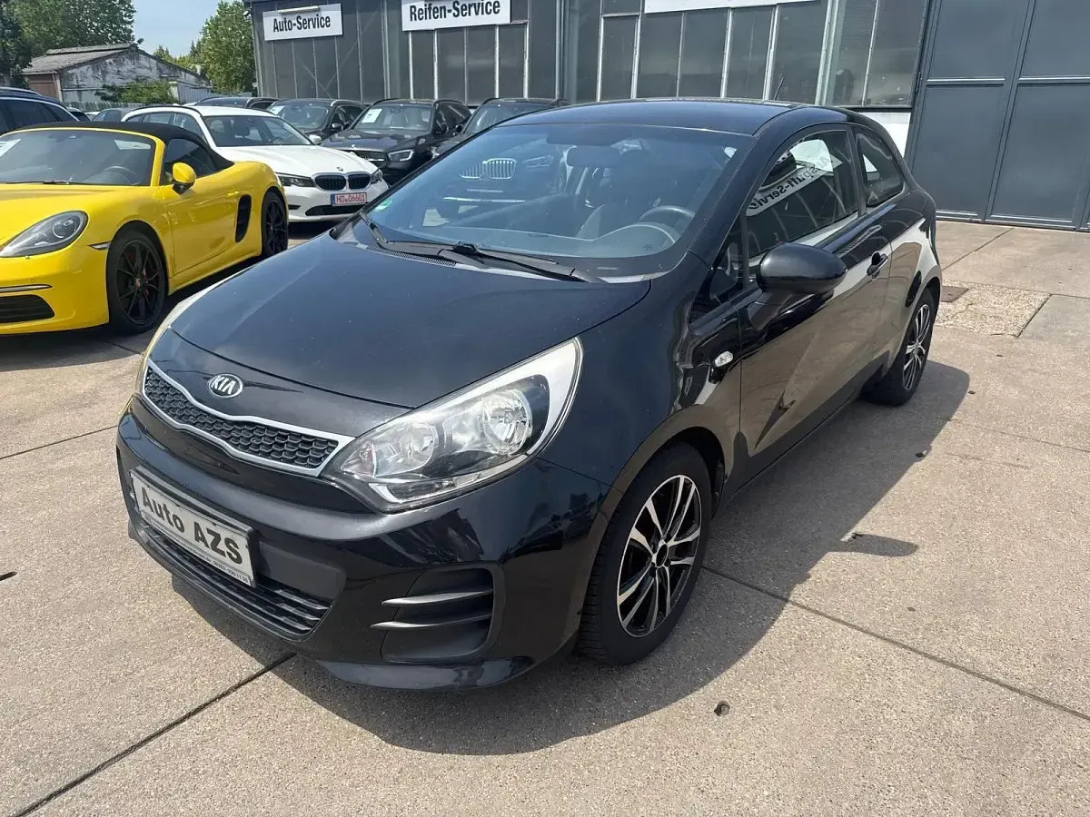 Gebraucht Kia Rio 84 PS (61 kW) 2016 Schwarz Kleinwagen