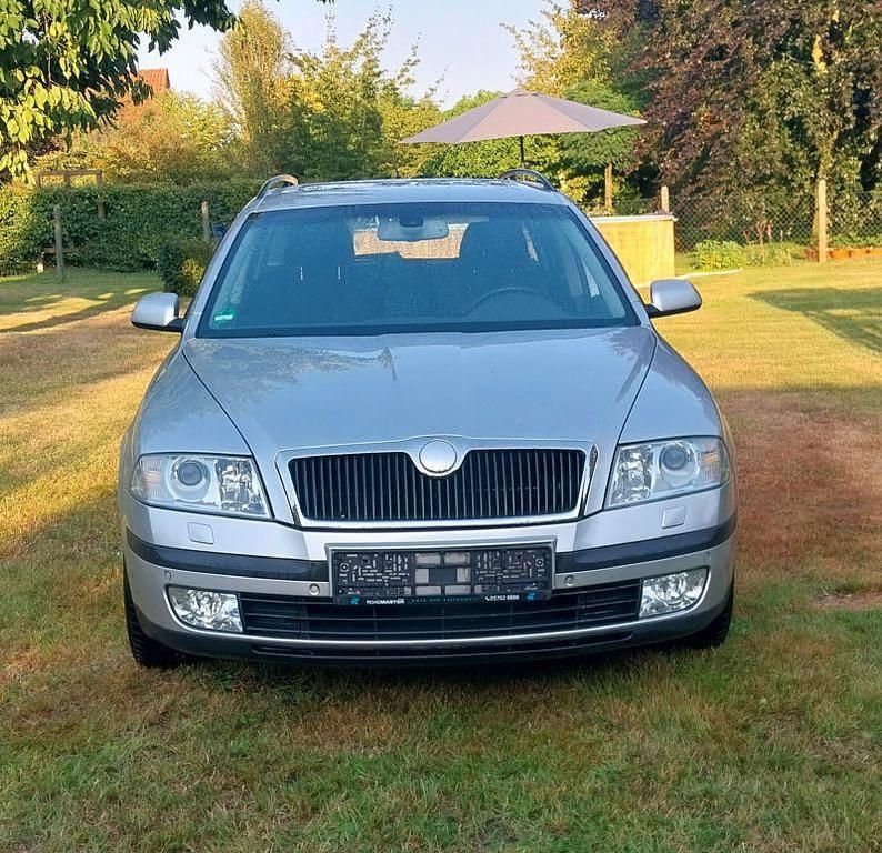 Silber Gebraucht 2006 Skoda Octavia LAURIN & KLEMENT Kombi | 5.350 € (Etwas zu teuer) - Bild 1/4