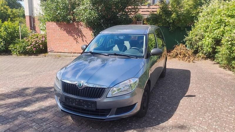 Grau Gebraucht 2011 Skoda Roomster Kombi | 2.499 € (Fairer Preis) - Bild 1/4