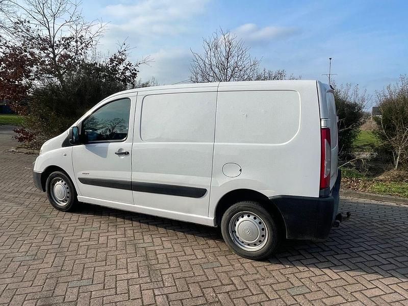 Second-hand Citroën Jumpy 90 CP (66 kW) 2008 Alb Monovolum