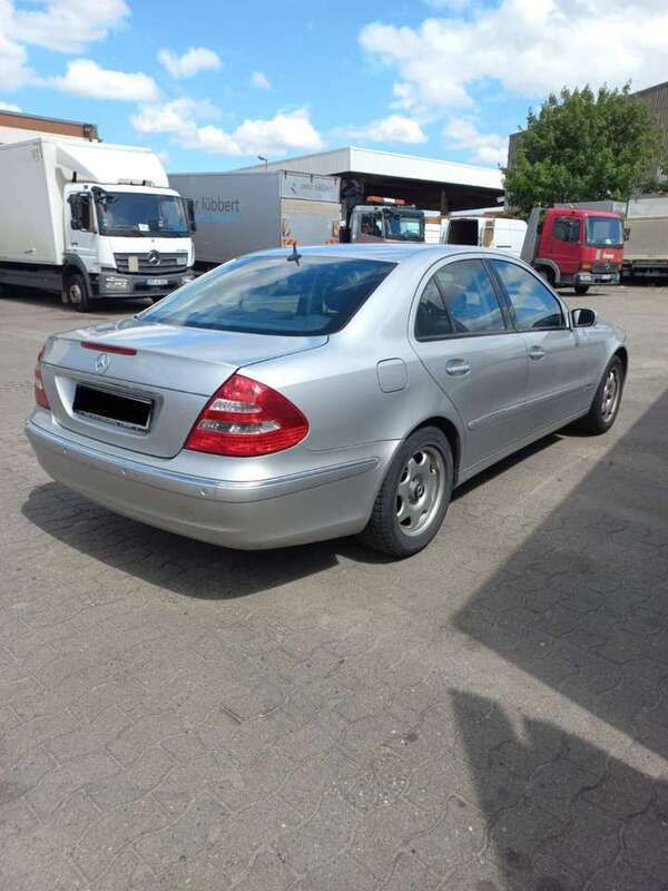 Gebraucht 2004 Mercedes E240 Elegance Limousine | 2.000 € (Fairer Preis) - Bild 1/4