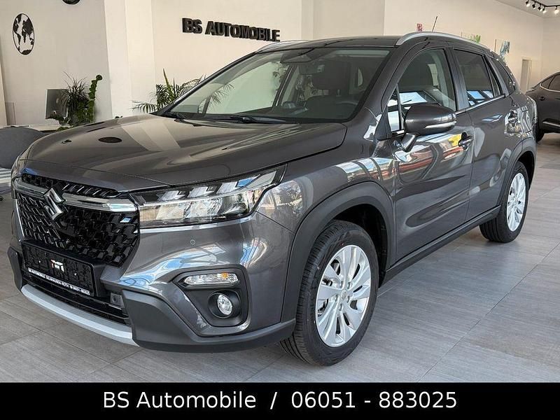 Neu Suzuki SX4 S-Cross 110 PS (80 kW) 2025 Grau SUV